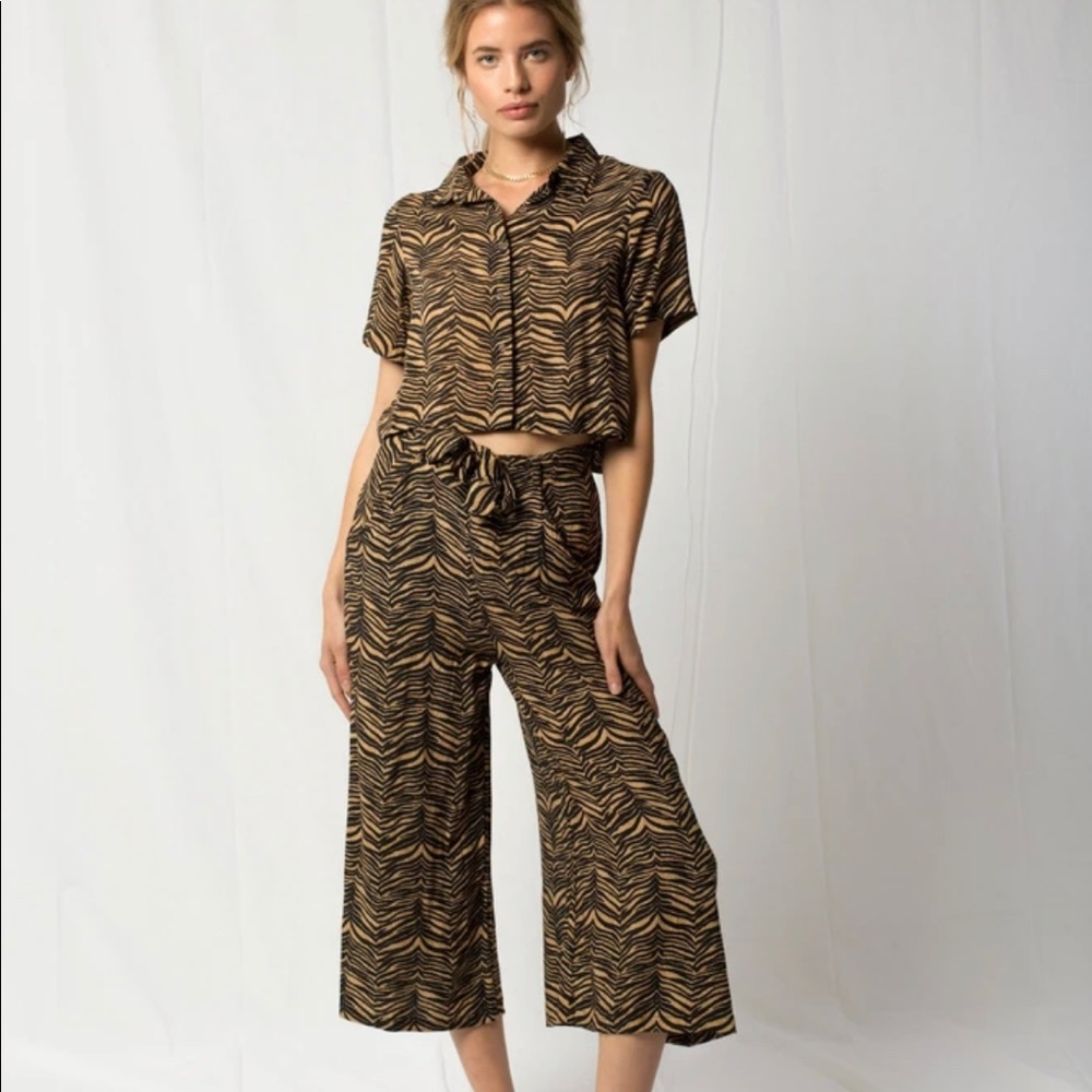 ISO Aila Blue Daisy Pants - Safari